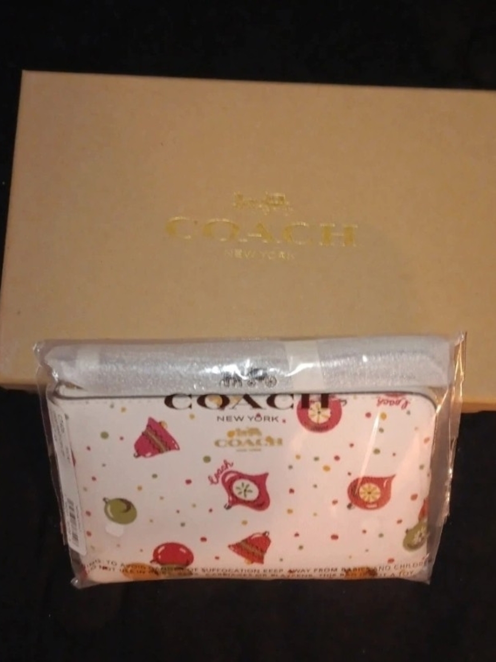 Coach White Leather Ornament Printed Wristlet NWT - Picture 2 of 8